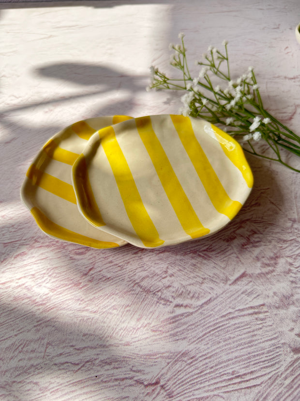 Ceramic Yellow stripe plate, 6.3x6.3 Inches