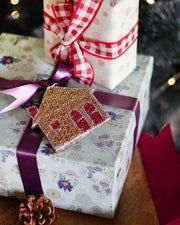 Hut Ornament - 8 x 1  x 17  cms