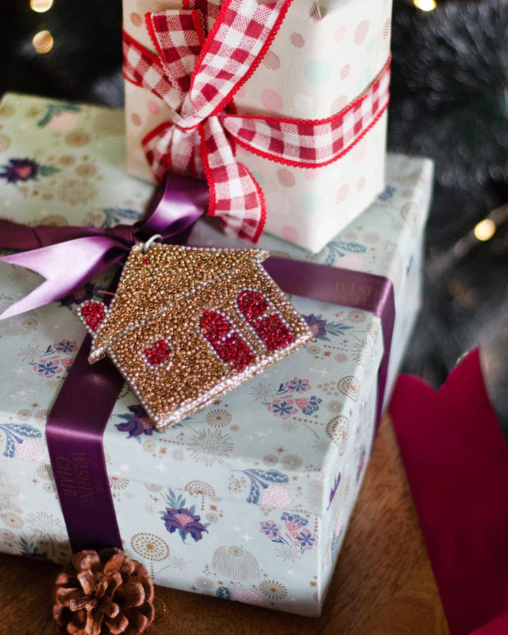 Hut Ornament - 8 x 1  x 17  cms