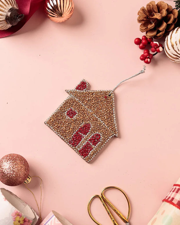 Hut Ornament - 8 x 1  x 17  cms