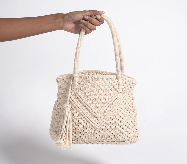 Hand-knotted macrame summer bag, 16.5 x 11 Inch